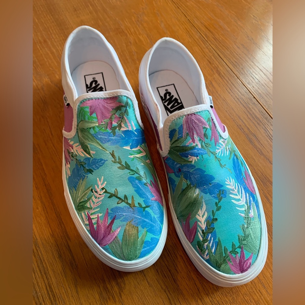 NWOT Vans hand painted shoes W9.5